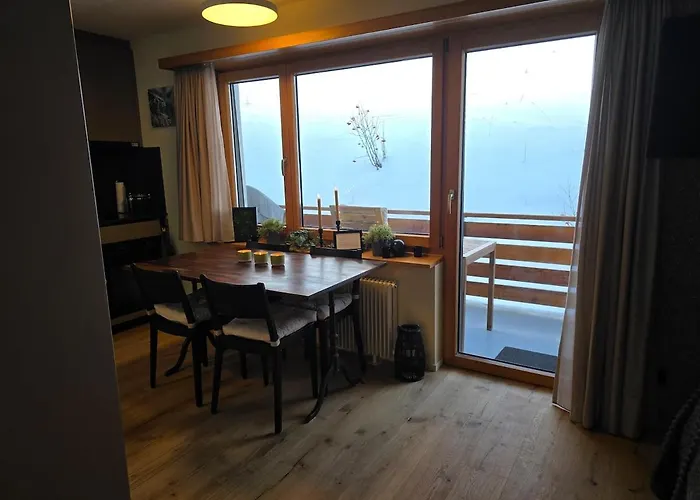 Apartment Gemuetliches Alpen-apartment Fuer 2, Direkt An Der Piste, *