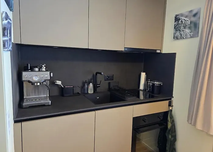 Gemuetliches Alpen-apartment Fuer 2, Direkt An Der Piste, * Saas-Fee